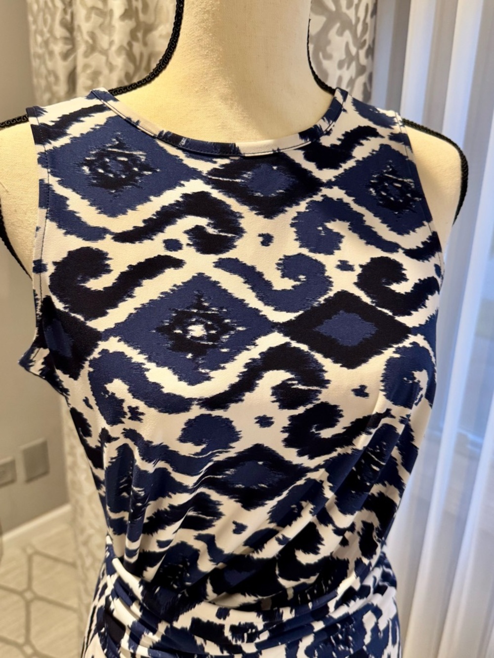 $155 Michael Kors Women’s Sleeveless Blue White Ikat Print Ruched Dress SZ Small - Picture 3 of 8